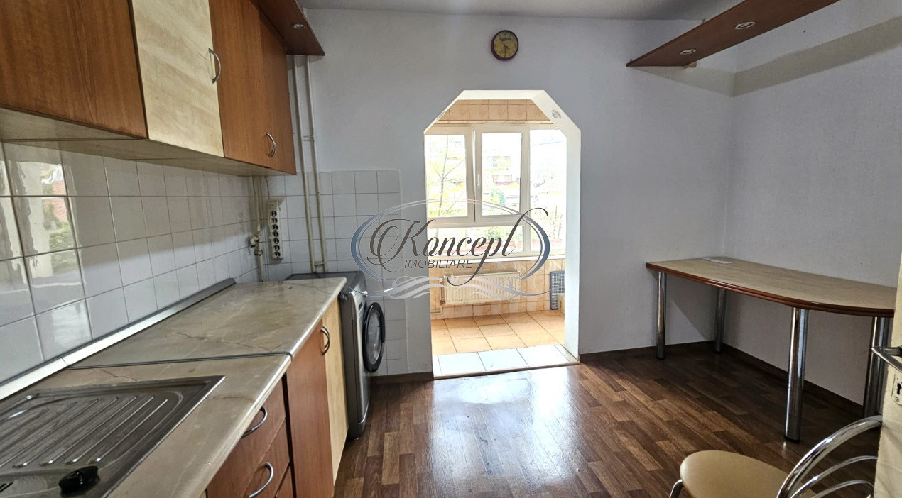 Apartament decomandat, la etajul 1