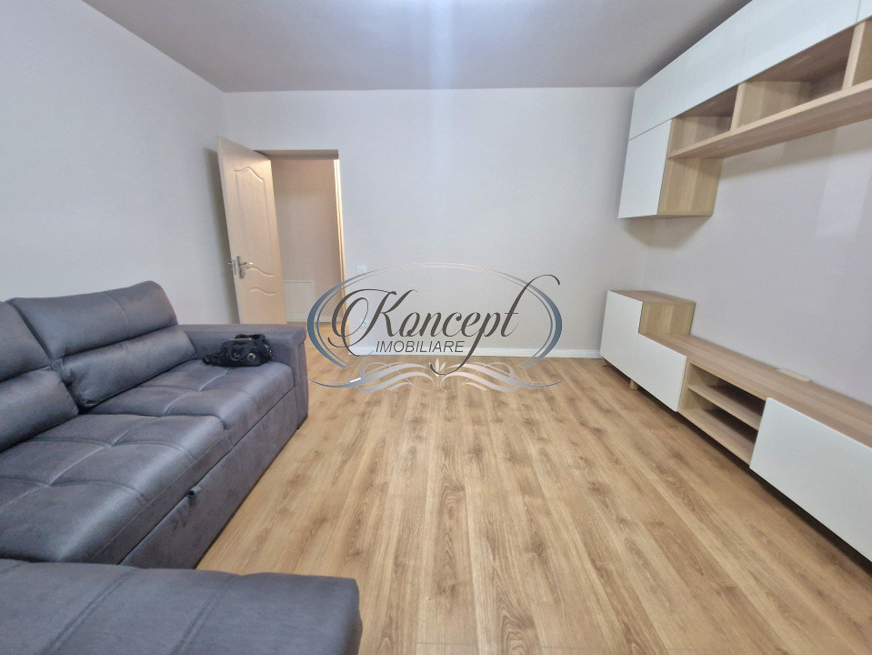 Apartament complet renovat cu garaj in zona Hotel Royal