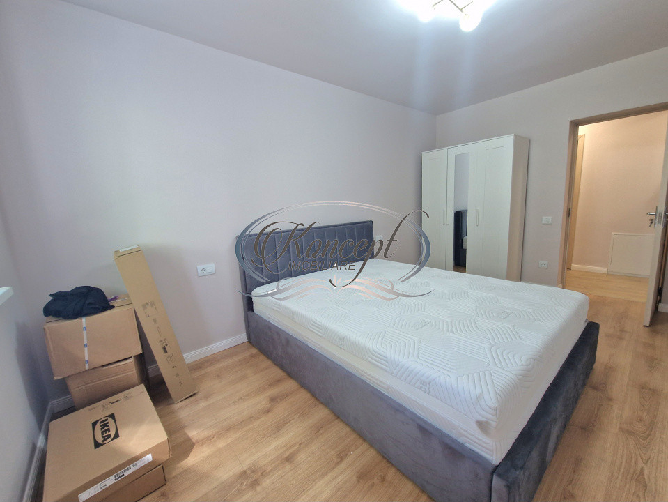 Apartament complet renovat cu garaj in zona Hotel Royal