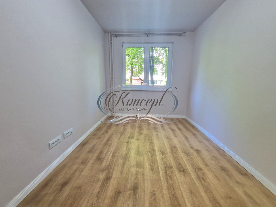 Apartament complet renovat cu garaj in zona Hotel Royal