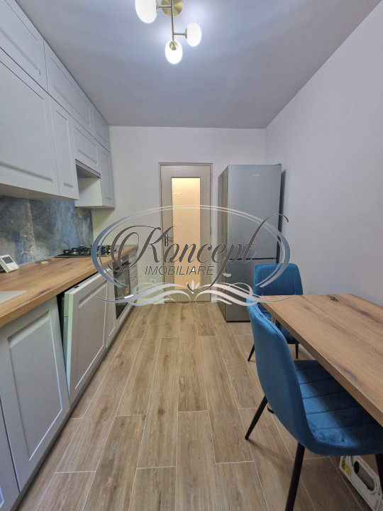 Apartament complet renovat cu garaj in zona Hotel Royal