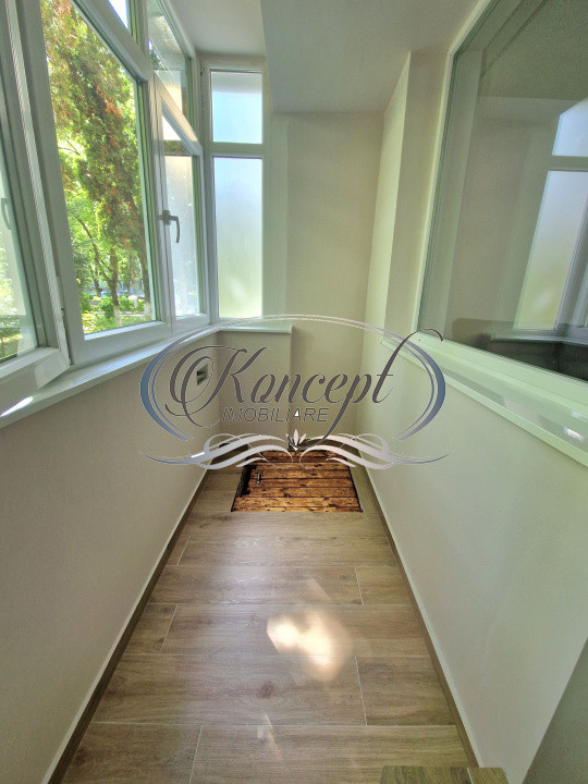 Apartament complet renovat cu garaj in zona Hotel Royal