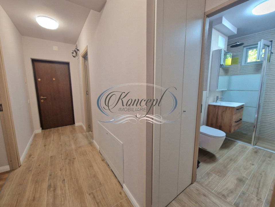 Apartament complet renovat cu garaj in zona Hotel Royal