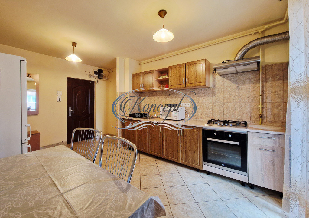 Apartament decomandat, etaj intermediar, zona Primaverii