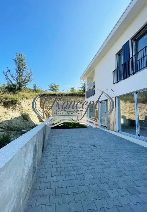 Duplex cu terasa panoramica si vedere spre lac in Chinteni