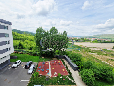 Apartament la cheie cu panorama spre padure si parcare subterana