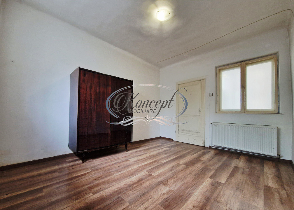 Casa individuala pentru birouri cu 10 locuri de parcare