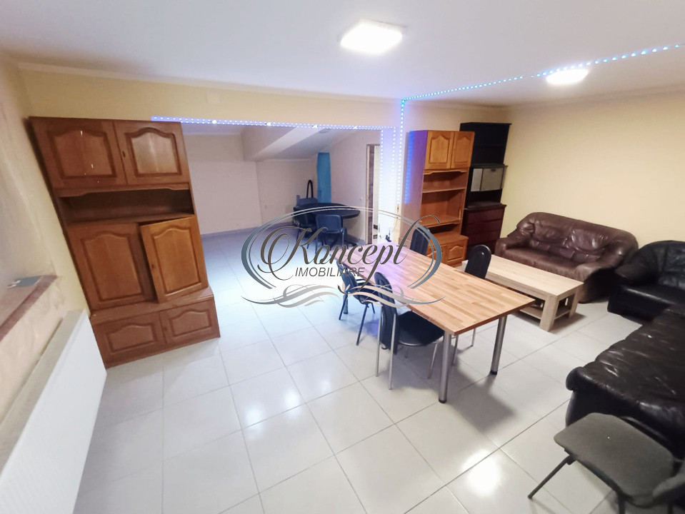 Casa individuala pentru birouri cu 10 locuri de parcare