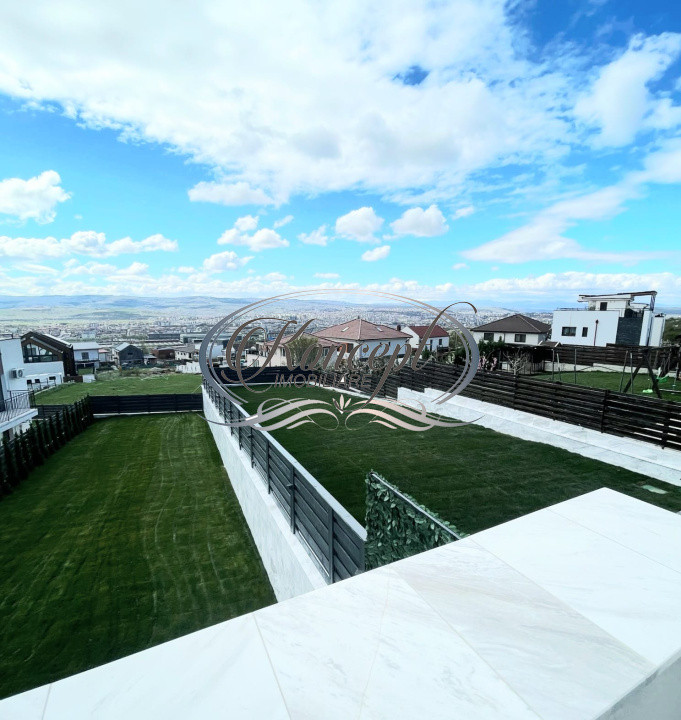 Duplex cu terasa tip rooftop si jacuzzi