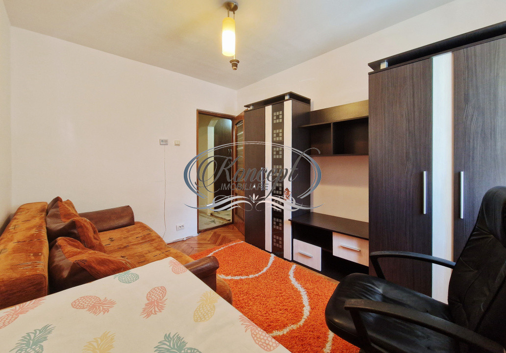 Apartament spatios cu parcare in apropiere de Golden Tulip