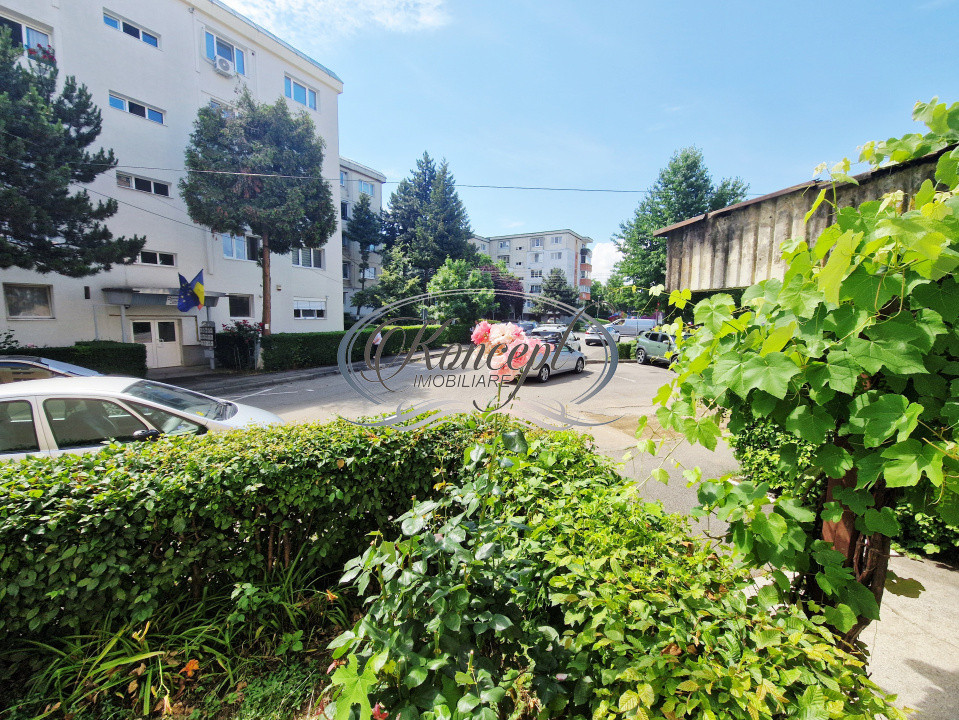 Apartament spatios cu parcare in apropiere de Golden Tulip
