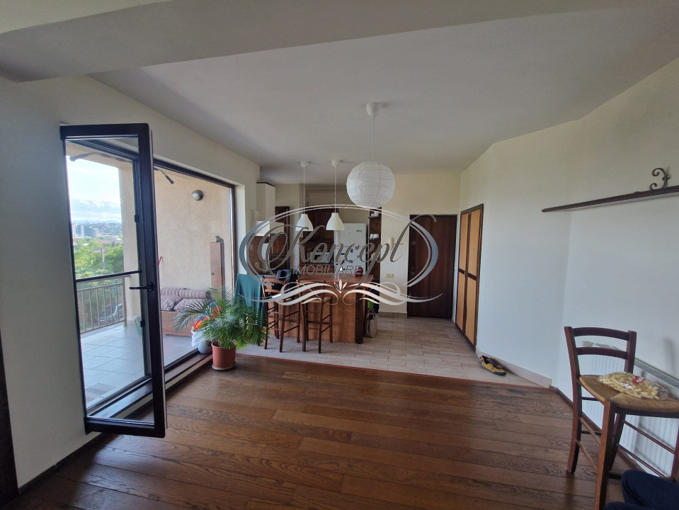 Apartament luminos cu balcon generos si panorama deosebita, in Dambul Rotund