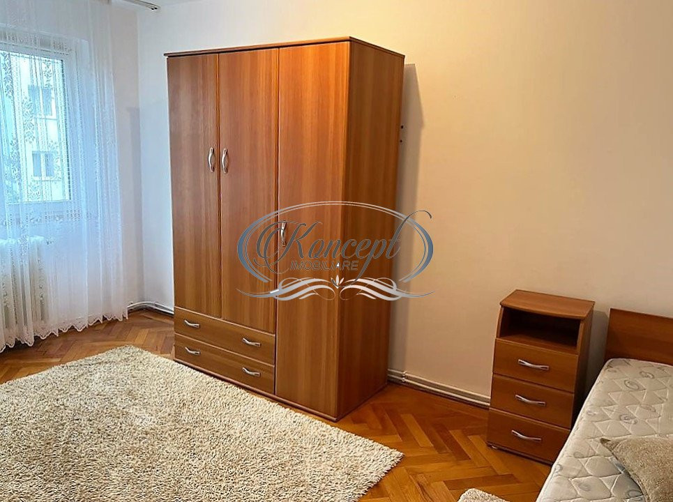 Apartament cu 4 camere si parcare