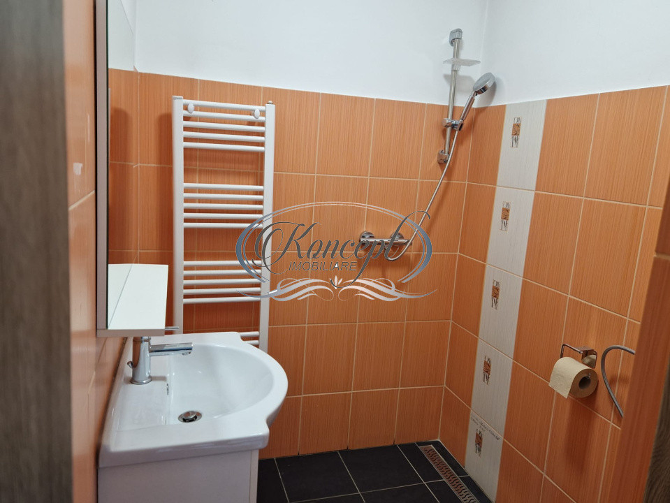 Apartament 2 camere pentru birou, zona Centrala
