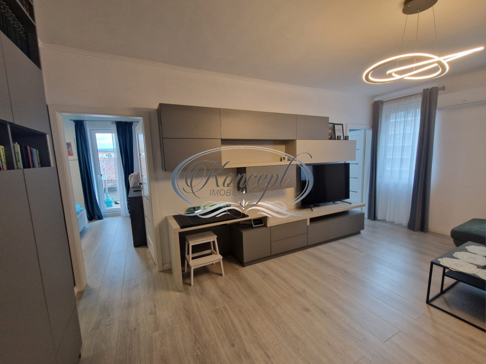 Zona Centrala - Str. Paris, apartament 3 camere cu garaj