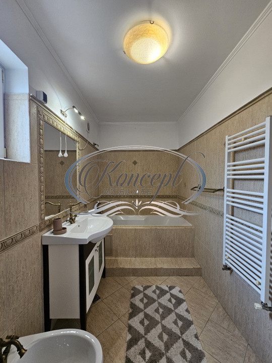 Duplex cu 4 parcari, zona Parcul Poligon