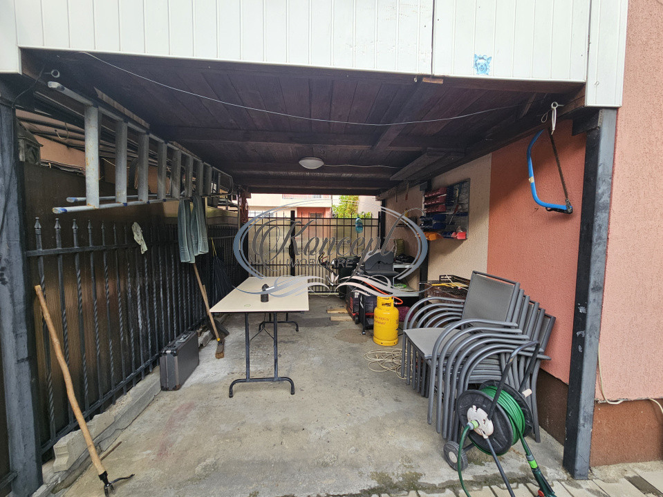 Duplex cu 4 parcari, zona Parcul Poligon