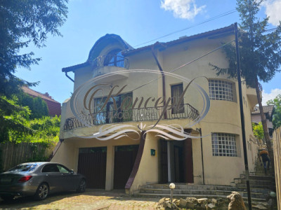 Zona Sigma - casa cu 6 parcari si gradina
