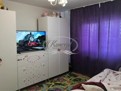 Apartament la etaj intermediar in Plopilor