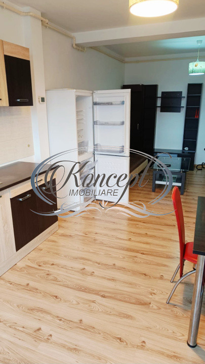 Apartament mobilat cu parcare, zona stadionului in Floresti
