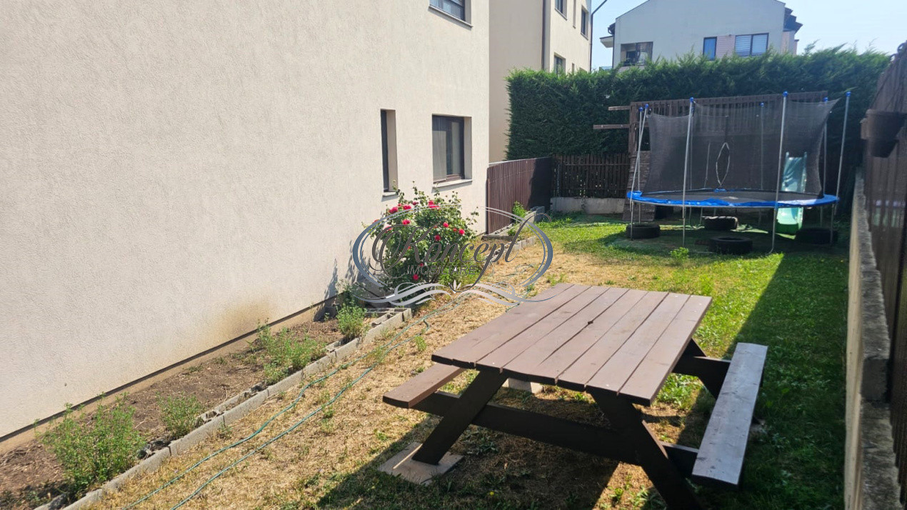 Apartament cu gradina si 2 parcari, in Europa
