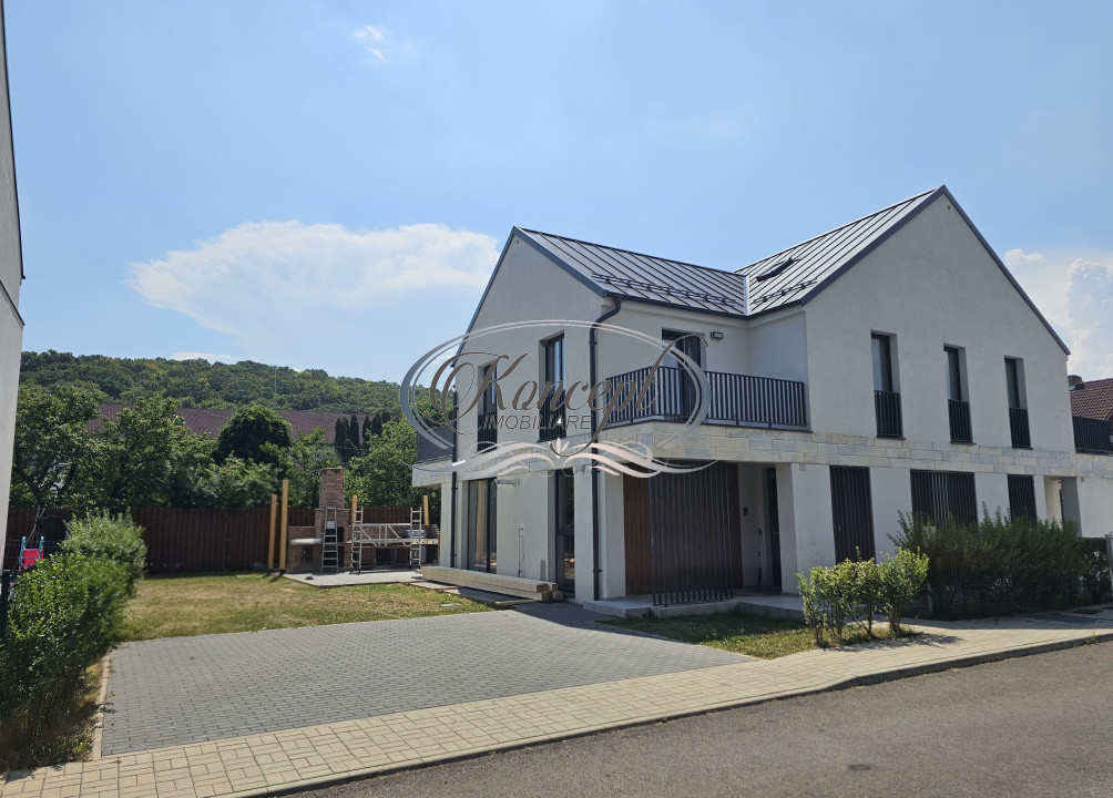 Gilau, casa mobilata cu parc privat in complex