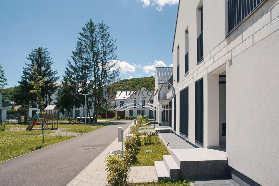 Gilau, casa mobilata cu parc privat in complex