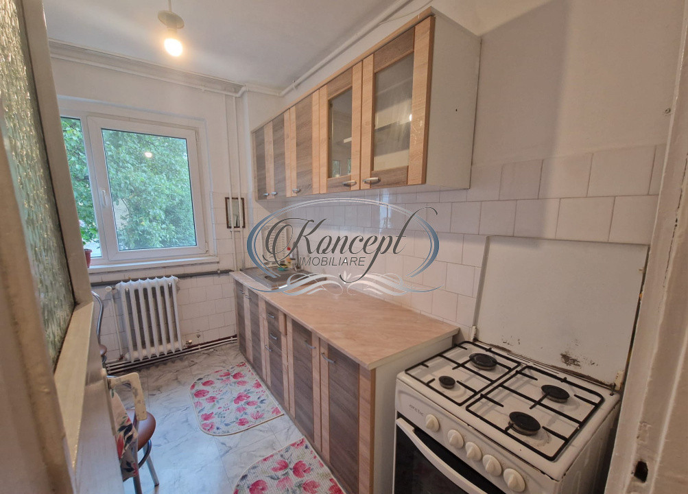 Apartament cu 3 camere mobilat, zona Academiei de Muzica