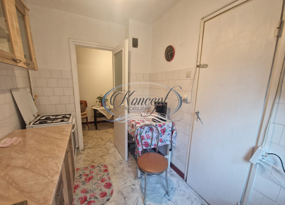 Apartament cu 3 camere mobilat, zona Academiei de Muzica