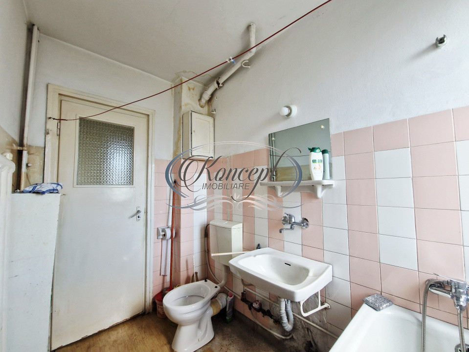 2 camere decomandate, Centru