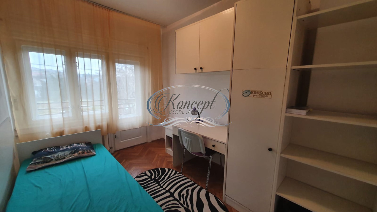 Apartament cu 4 camere in zona UMF