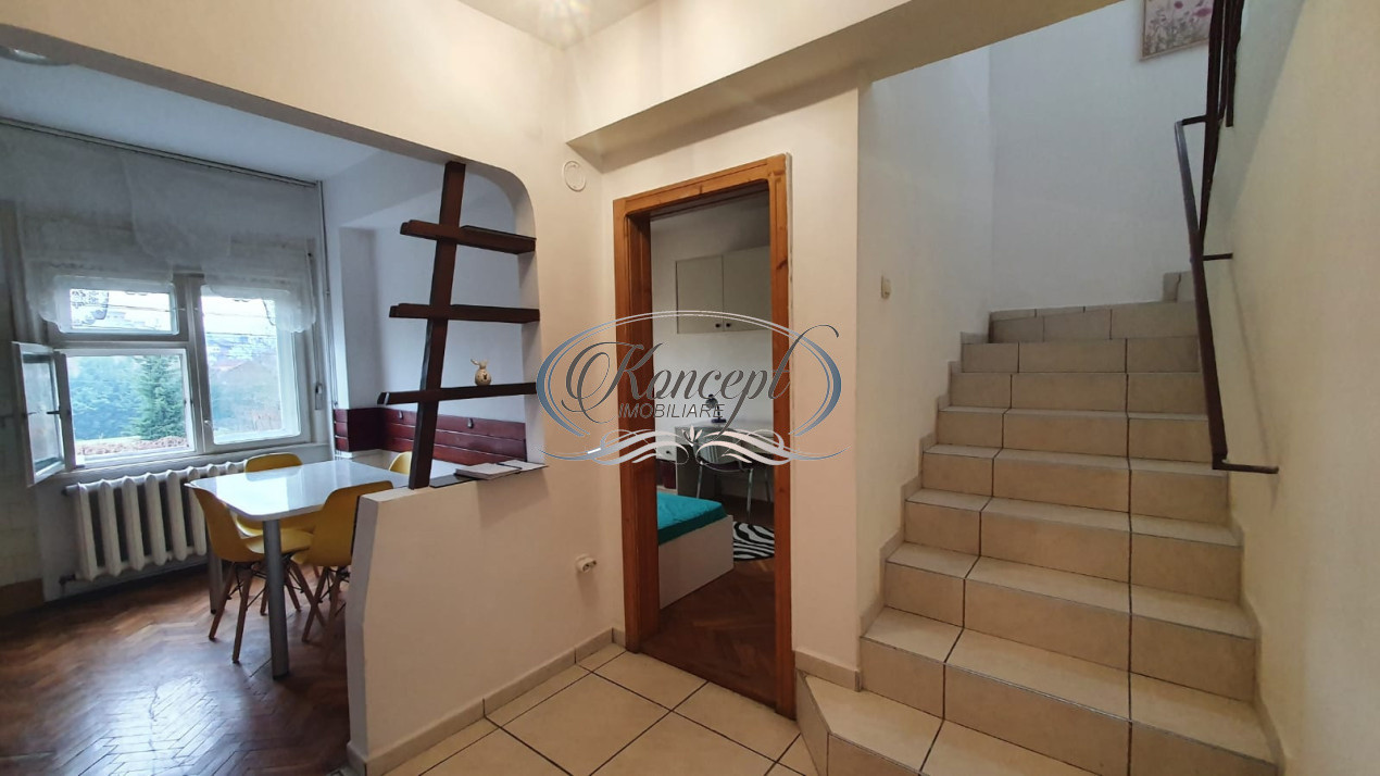 Apartament cu 4 camere in zona UMF
