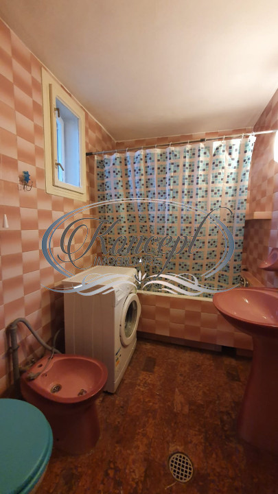 Apartament cu 4 camere in zona UMF