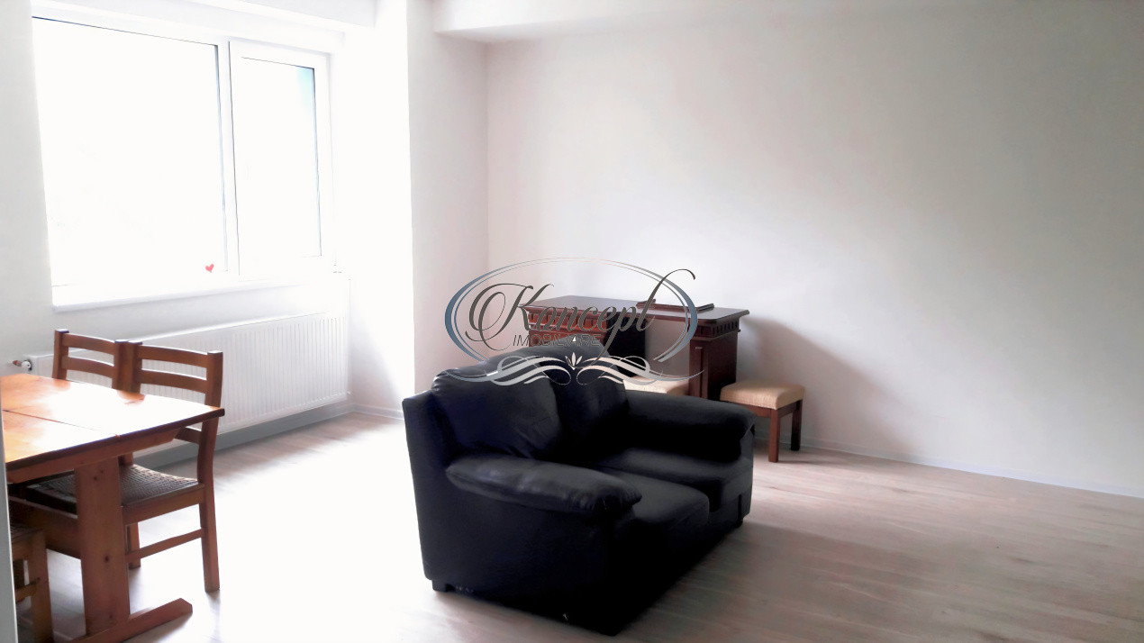 Sopor, 3 camere cu balcon si parcare
