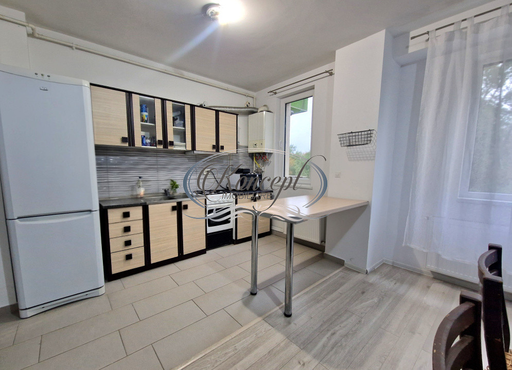 Sopor, 3 camere cu balcon si parcare