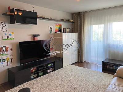 Apartament la etaj intermediar pe Titulescu