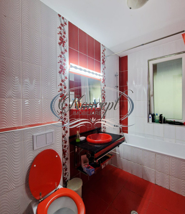 Apartament cu 3 camere si parcare pe Soporului