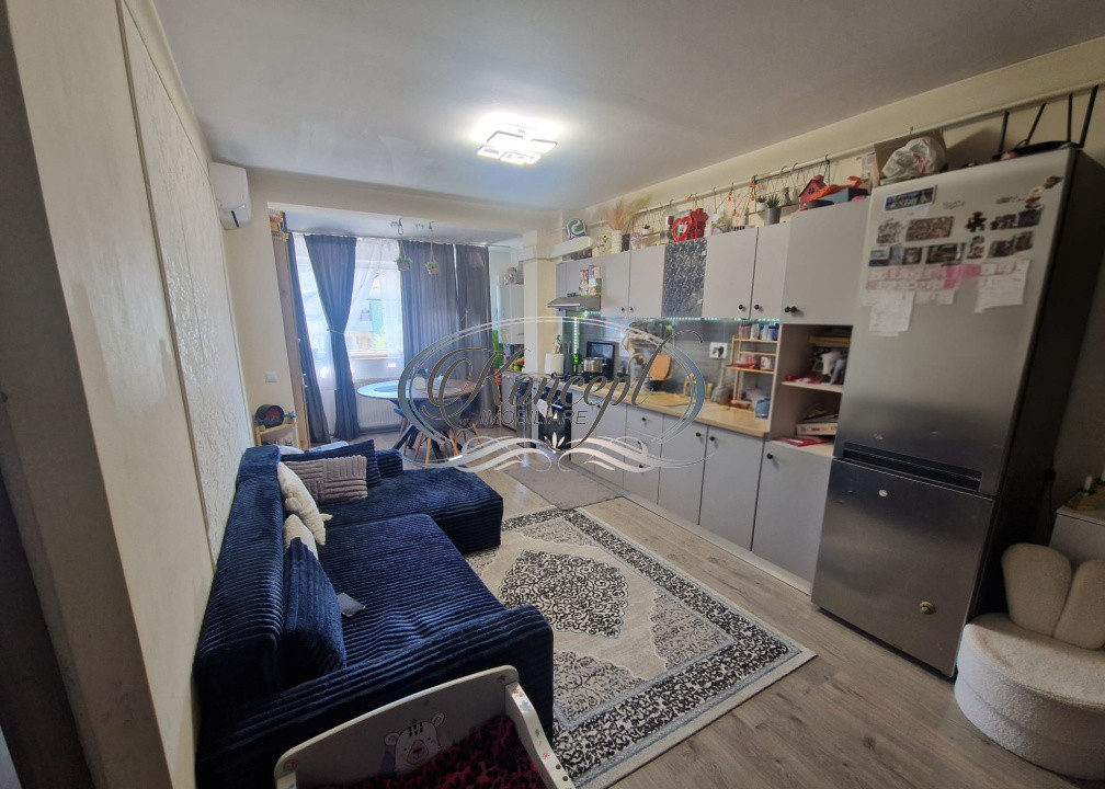 3 camere semidecomandat, Floresti