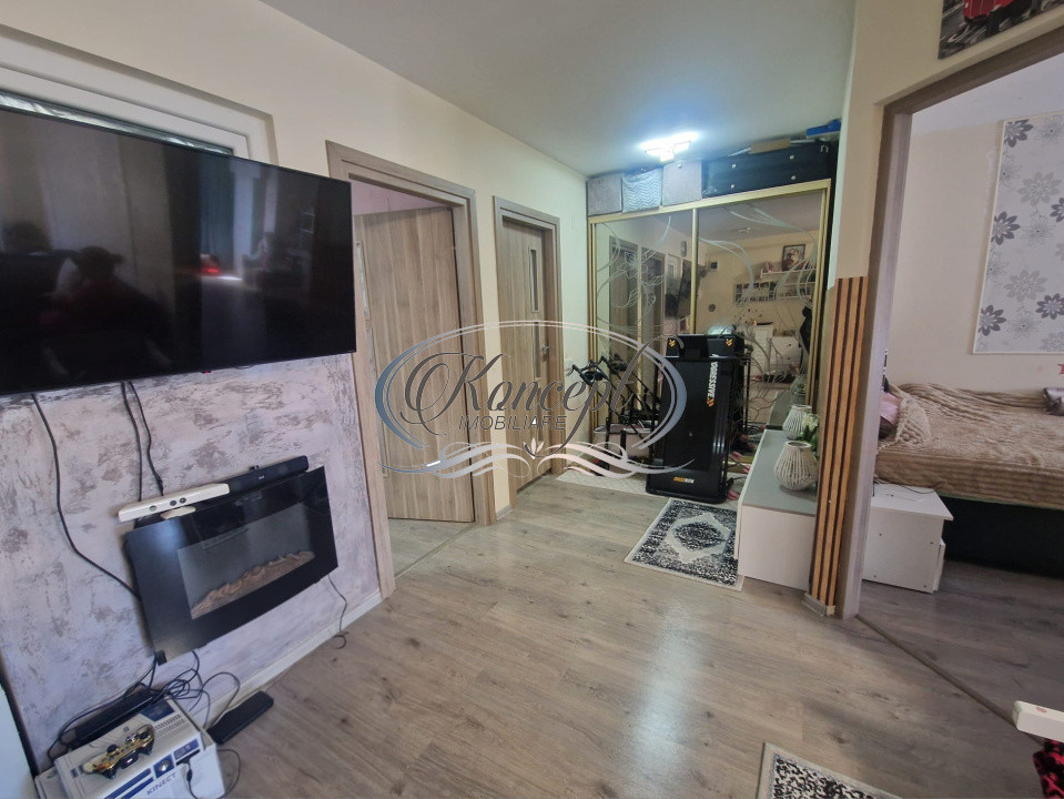 3 camere semidecomandat, Floresti