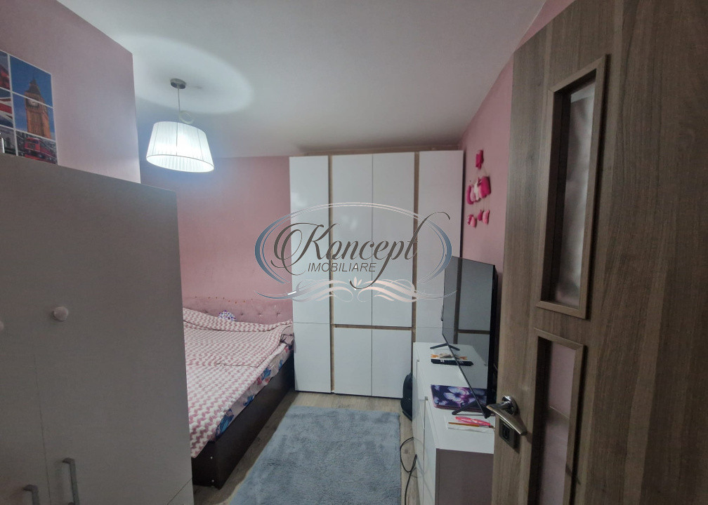 3 camere semidecomandat, Floresti