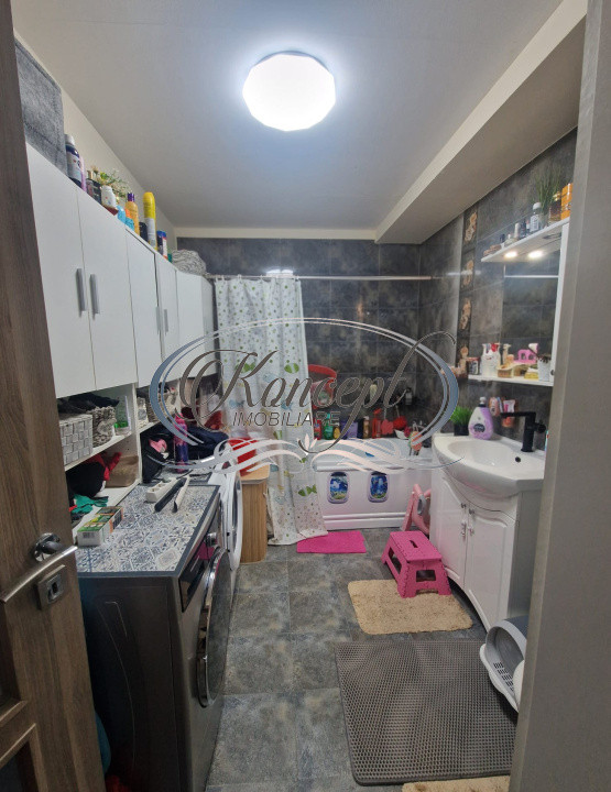 3 camere semidecomandat, Floresti