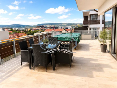 Penthouse cu 4 camere si terasa in Buna Ziua
