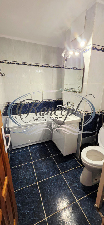 3 camere cu 2 bai si 2 balcoane