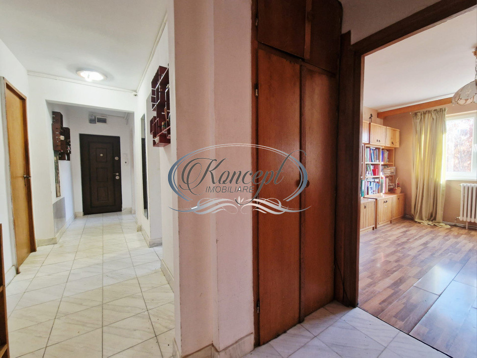 Apartament cu 3 camere pe strada Parang, cartier Manastur