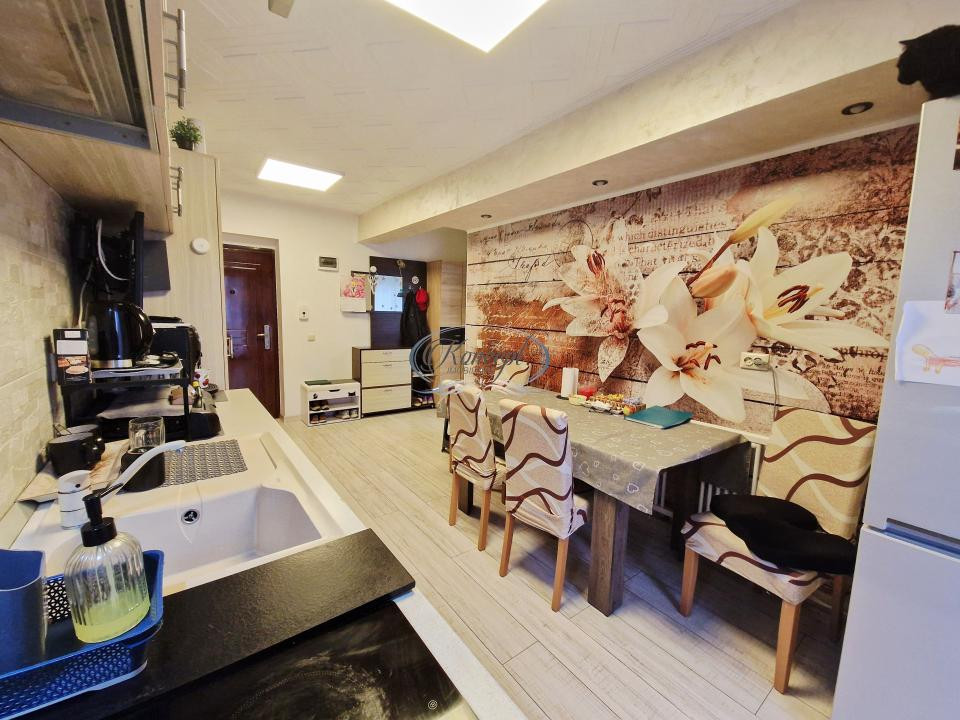 Apartament decomandat, 57 mp utili, Floresti