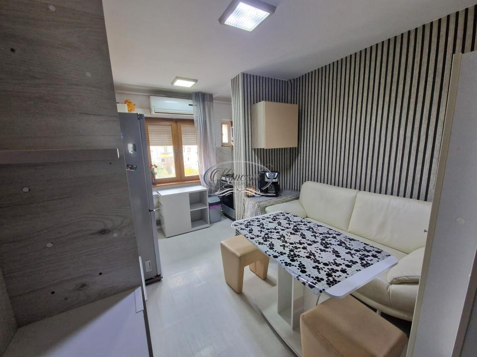 Apartament 3 camere, 2 bai, Intre Lacuri