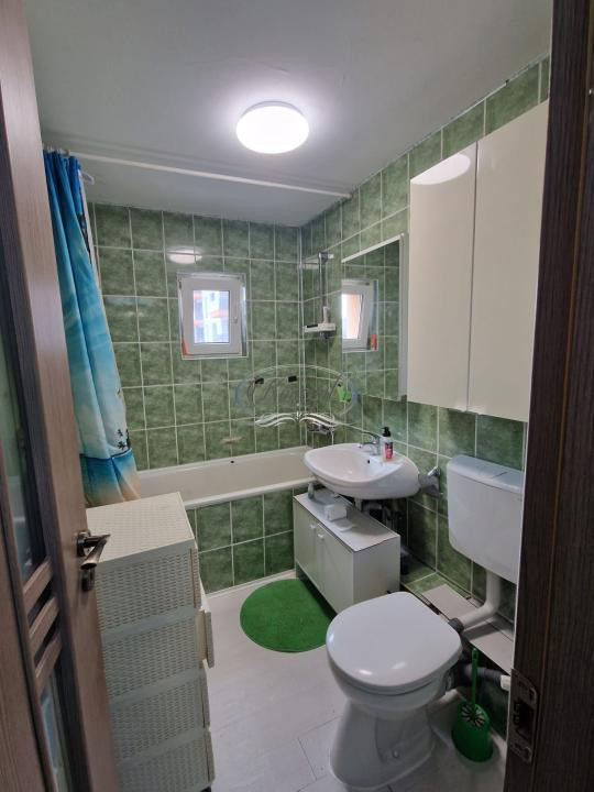 Apartament 3 camere, 2 bai, Intre Lacuri