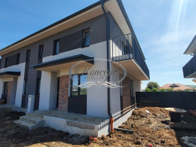 Duplex in ansamblu privat