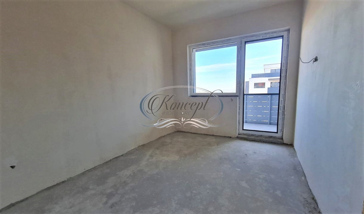 Apartament cu 3 camere si parcare, zona Petrom