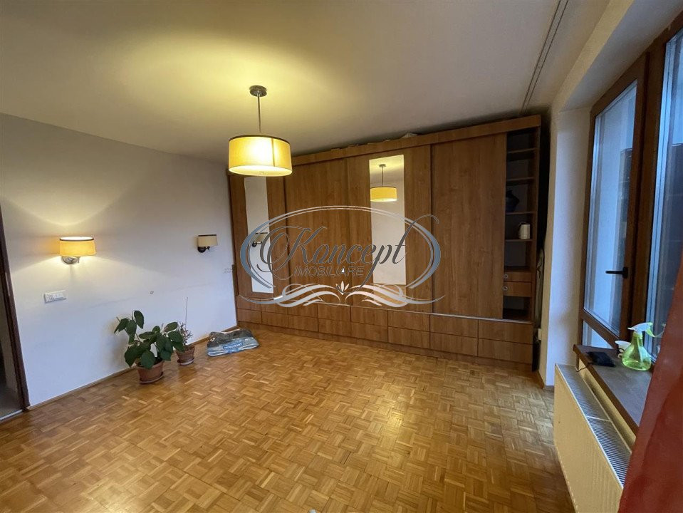 Apartament cu 3 camere zona Hotel Royal